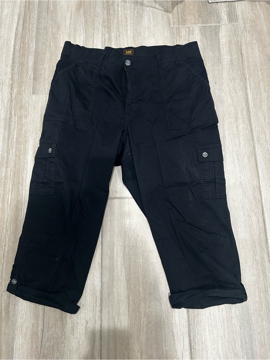 Lee Pants - Lee Women’s Black Capris 
Size 18W